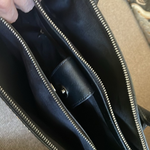 💥REACTION KENNETH COLE SHOULDER PURSE - Picture 8 of 9